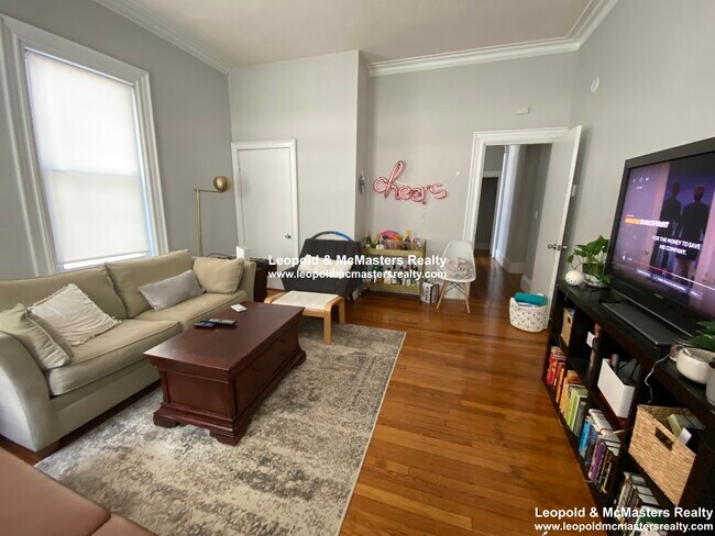 Photo - 172 Bigelow St