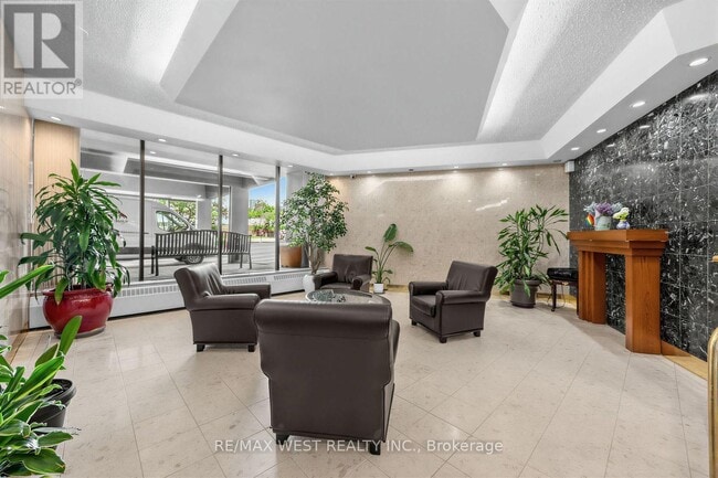 Photo - 60 Pavane Linkway Unit 805