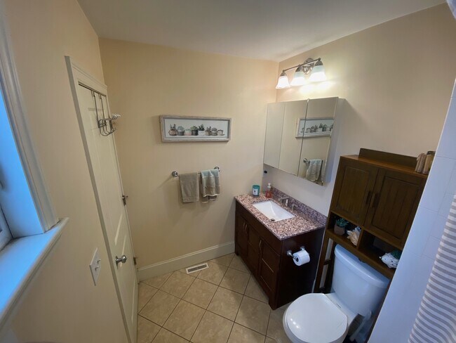 Photo - 27 Lothrop St
