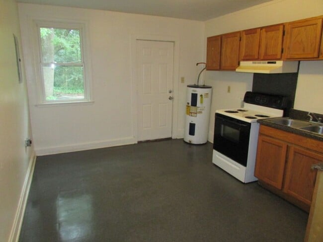 Photo - 643 Miller Rd Unidad B