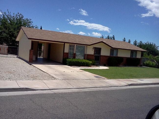 Photo - 1325 W 540 N House