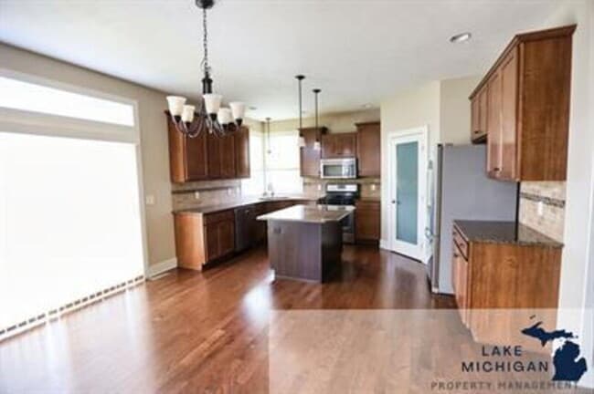 8965 Plantation Dr SW