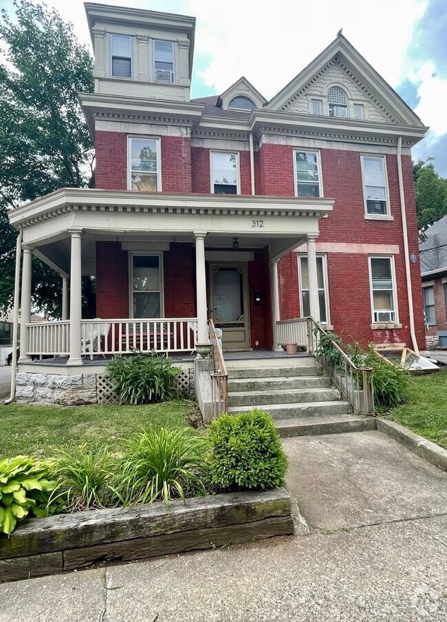 Building Photo - THREE 2 BEDROOM APARTMENTS IN THIS BUILDIN... Unit 3