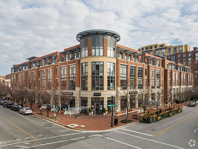 The Condominiums At Carlyle Square