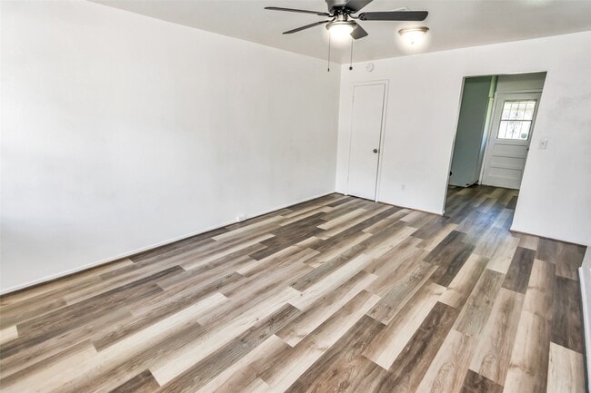 Photo - 7888 Gallahad St