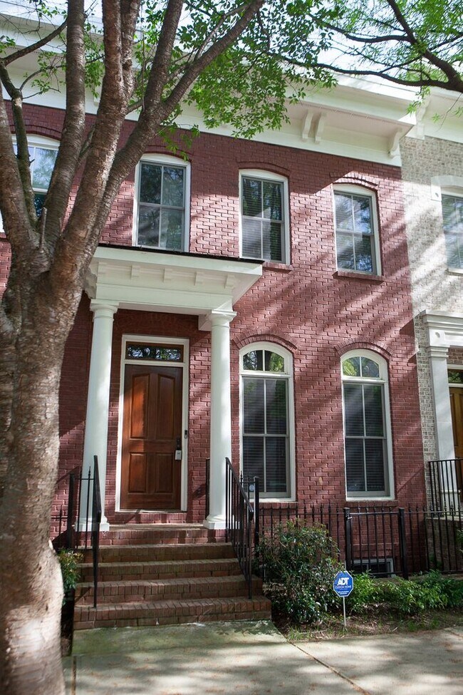 Photo - 839 Inman Vlg Pkwy NE
