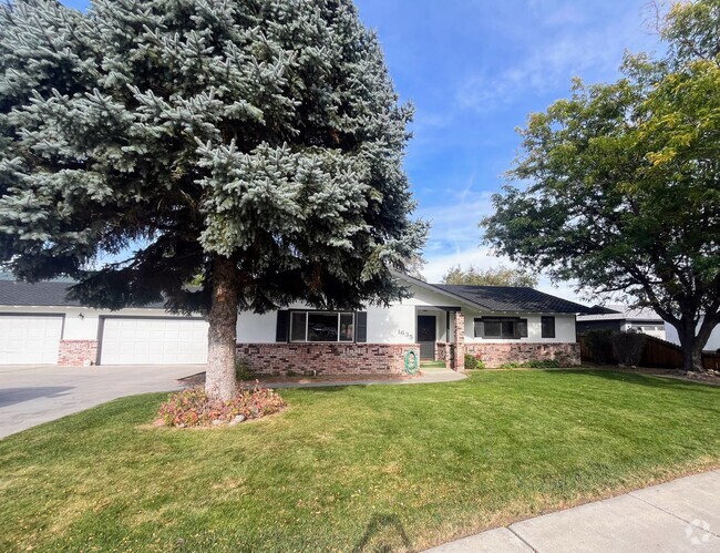 Building Photo - Lovely home in Minden