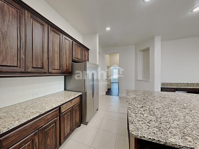 Photo - 215 Buckskin Dr
