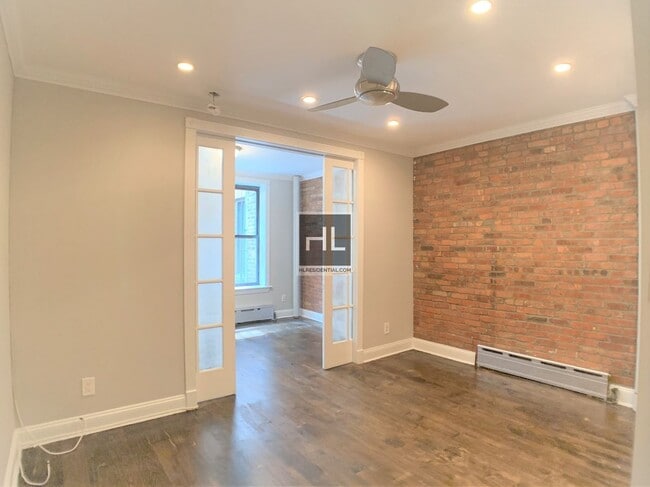 Photo - CHRISTOPHER ST. Unit 3