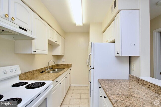 Building Photo - 5911 Prince James Dr Unit 27 Rental