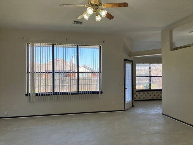 Photo - 16300 Seminole Dr