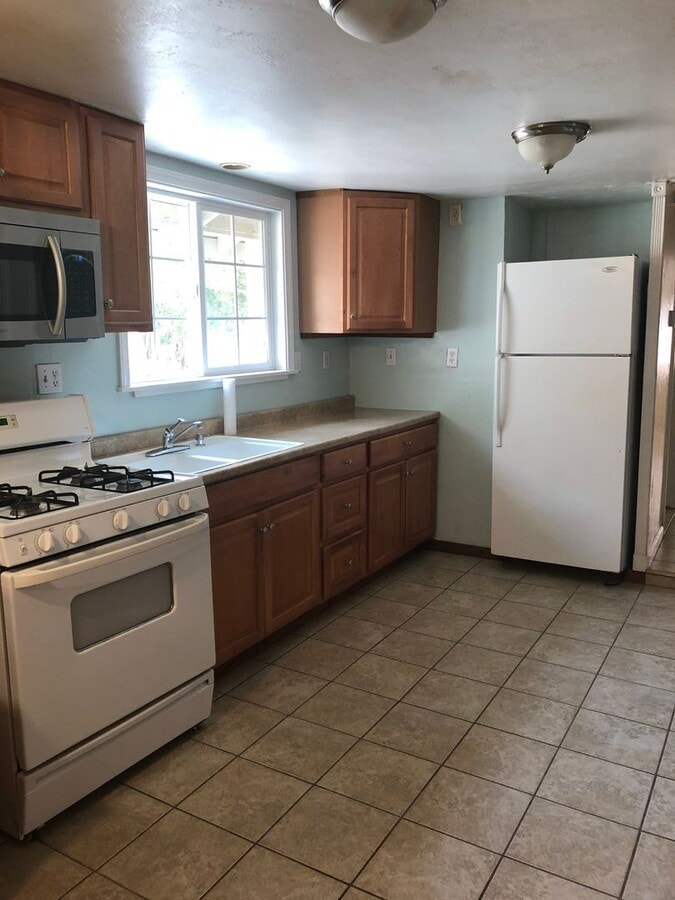 Photo - 4 bed 1.5 ba house - Olivehurst