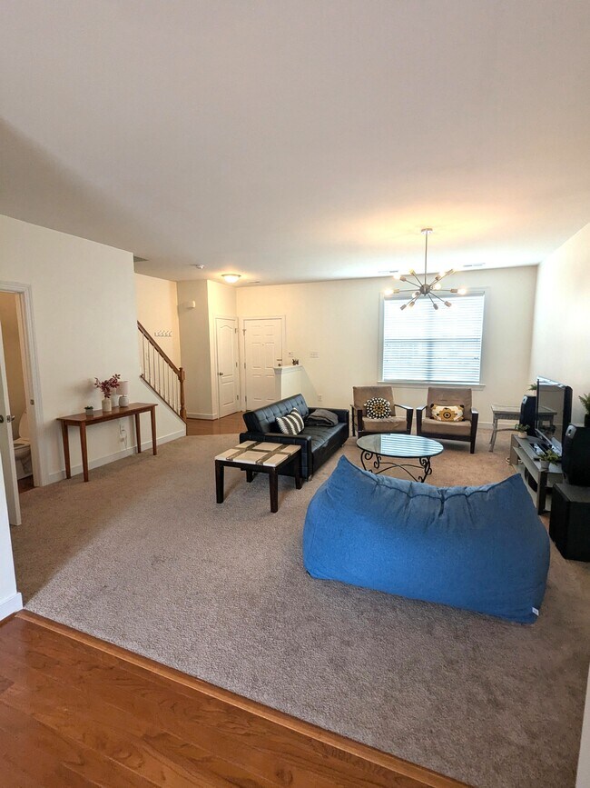 Photo - 208 Lewis Burwell Pl Casa Adosada