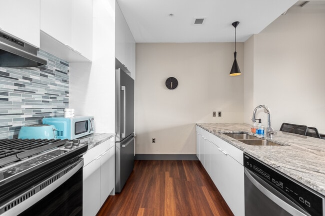 Photo - Leonard Luxury Apartments