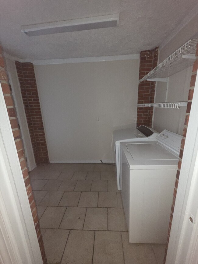 Photo - 1006 Holden St