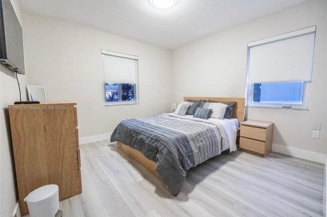 Photo - 240 SW 71st Ave