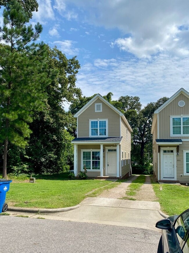 Photo - 3921 Lexington Dr