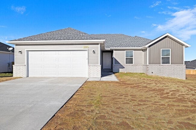 Newly Built 4 Bedroom Rental in Republic! - Newly Built 4 Bedroom Rental in Republic!