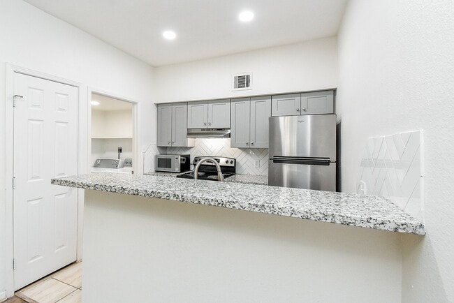 Photo - 2626 Holly Hall St Unidad 307