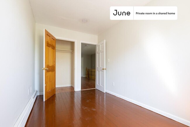 Room in Shared 4 bed/3 bath home in Fort Greene