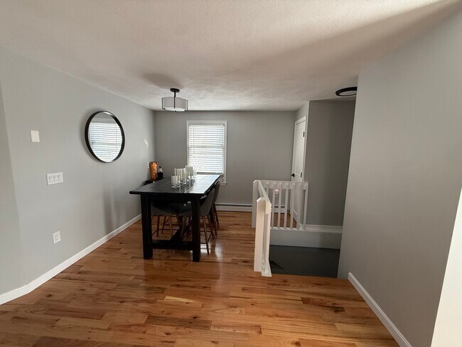 34 Zella St Unit Fl 2