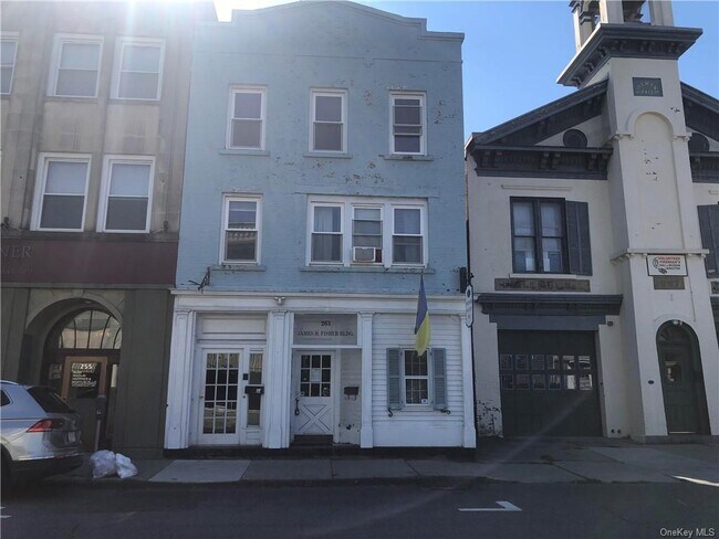261 FAIR ST  