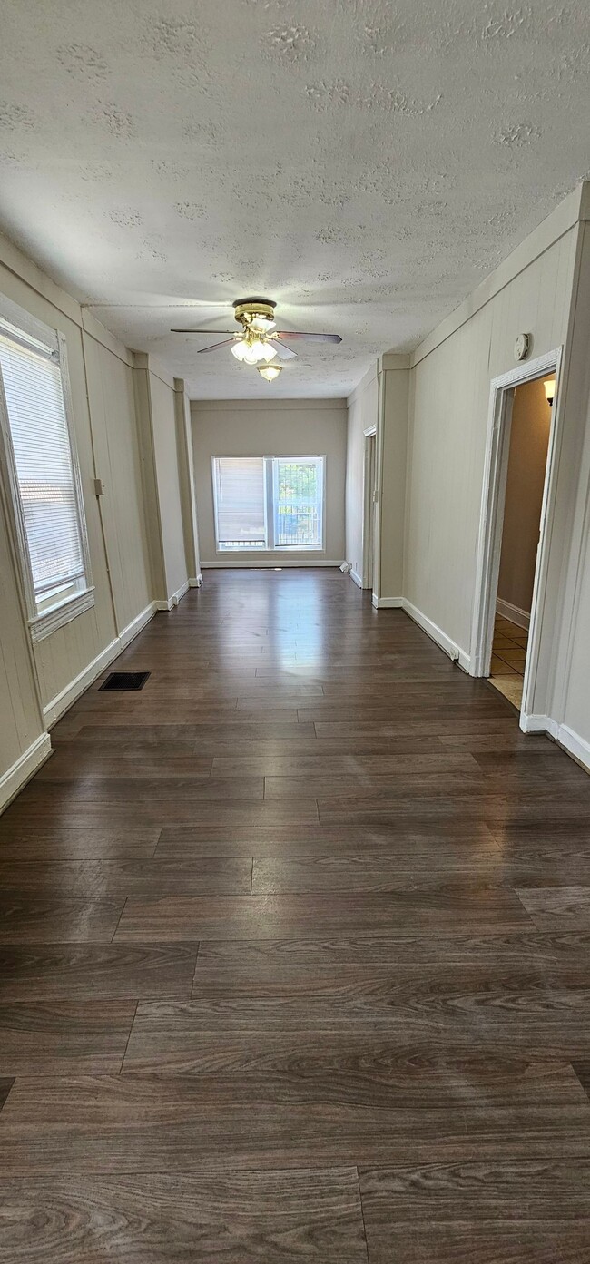 Building Photo - 1301 N Milton Ave