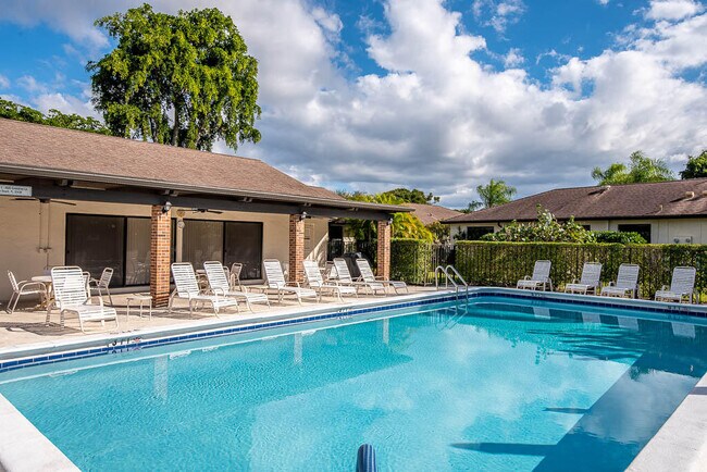 Photo - 4760 Greentree Way Unit A