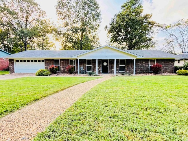 Building Photo - 816 Teresa Dr