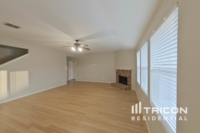 Photo - 216 Rambling Way