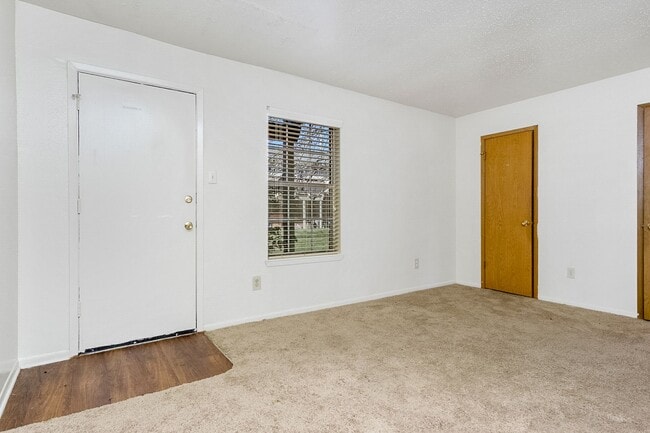 Photo - Tiffany Square Apartments