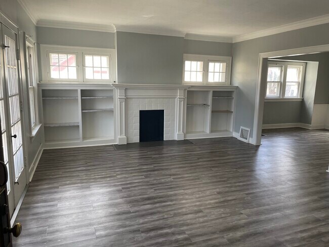 Photo - 4205 Overland Pky