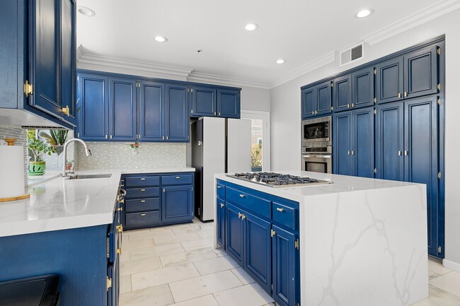 6807 E Pinnacle Pointe Unit House