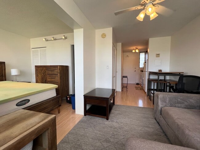 Furnished Studio near University Area w/Se... - Furnished Studio near University Area w/Se... House