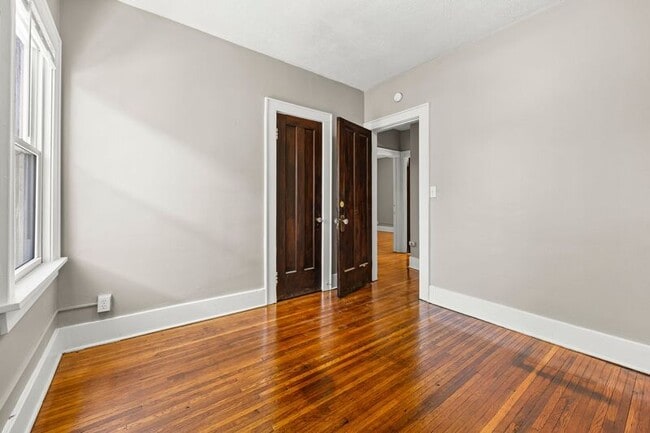 Photo - 16-18 Hillendale St Unit 18 Hillendale St