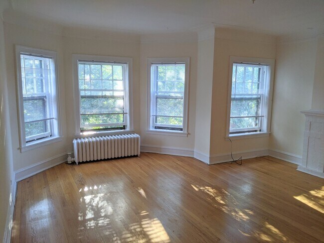 Photo - 731 Hinman Ave Unit 3W