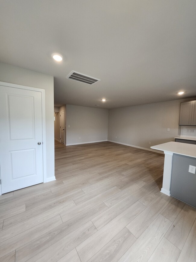 Photo - 727 Peyden Ln