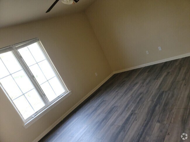 Building Photo - 2405 Brightside Dr Rental