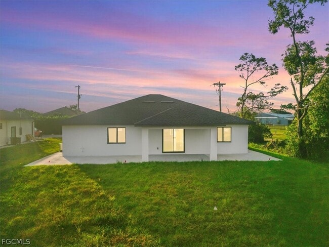 Photo - 541 Chalet Ave S