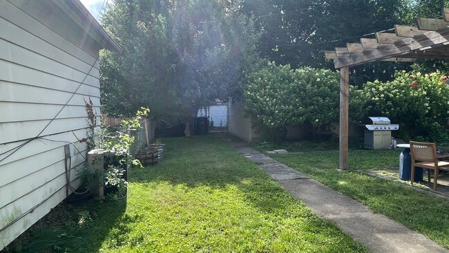 Photo - 1812 W 45th St