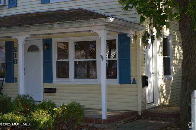 Building Photo - 218 Mechanic St Rental