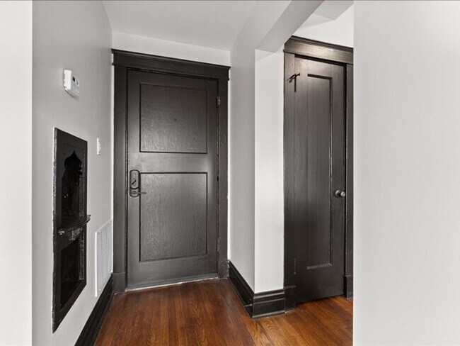 Photo - Funky Chicken Wing Unit Apt 102