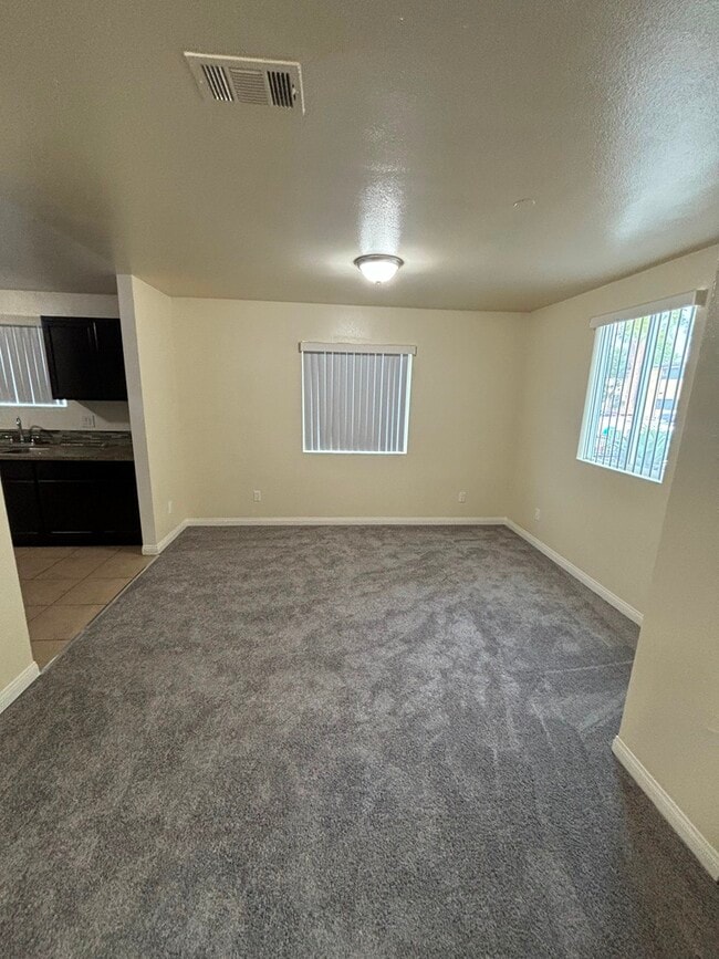 Photo - 214 E 97th St