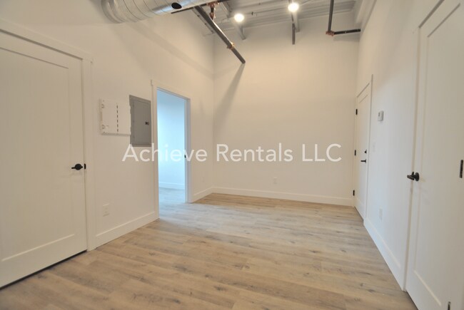 Photo - Westfield Lofts - Bay 13 Unit Edge #202