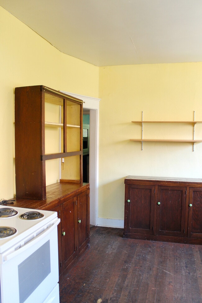 Photo - 435 NE Morton St