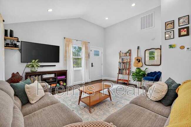 Photo - 4201 3rd Ave N