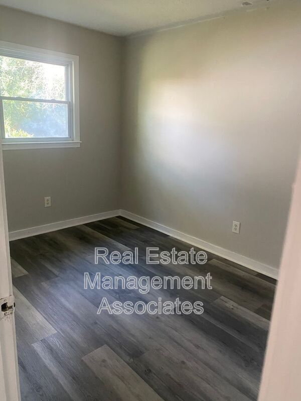 Photo - 521 E Central Ave