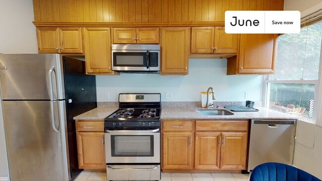 Building Photo - 21 Rossmore St