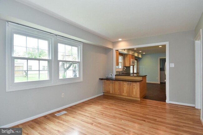 Photo - 4324 Moylan Ln