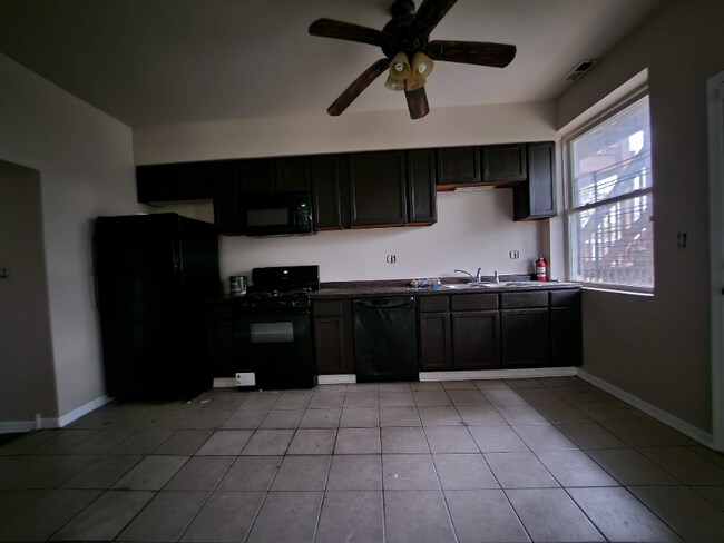 Photo - 7016 S Sangamon St